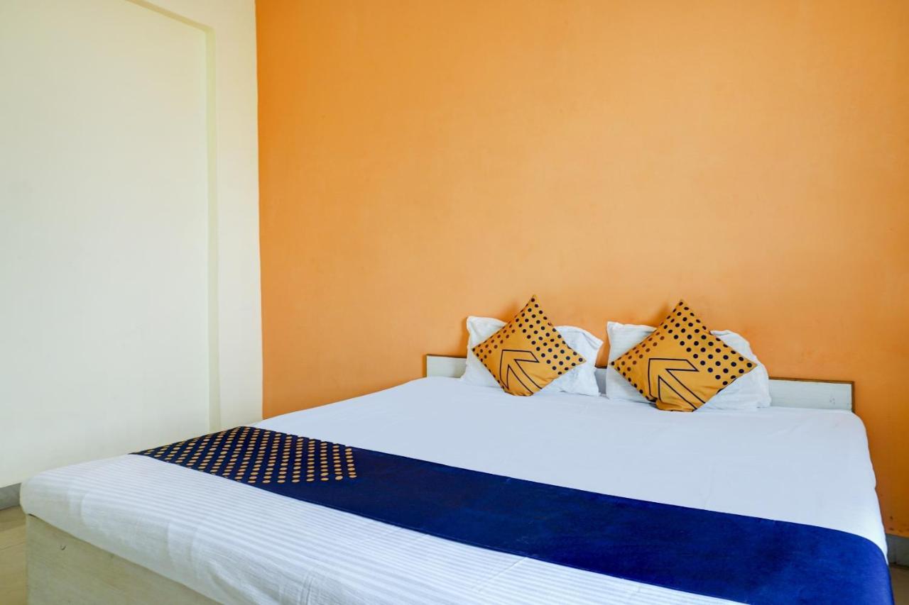 Spot On 82626 Hotel Shivtara Morgaon Exteriör bild