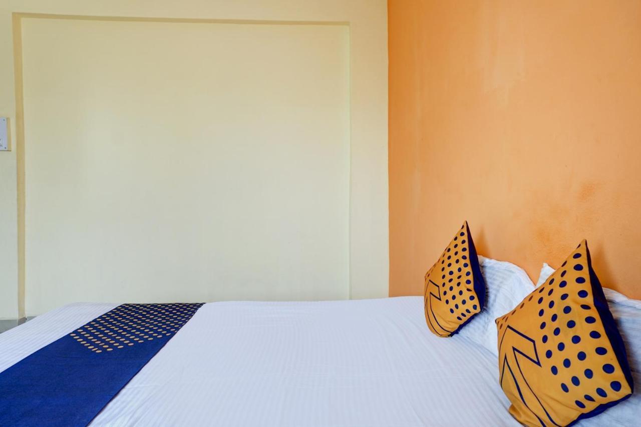 Spot On 82626 Hotel Shivtara Morgaon Exteriör bild