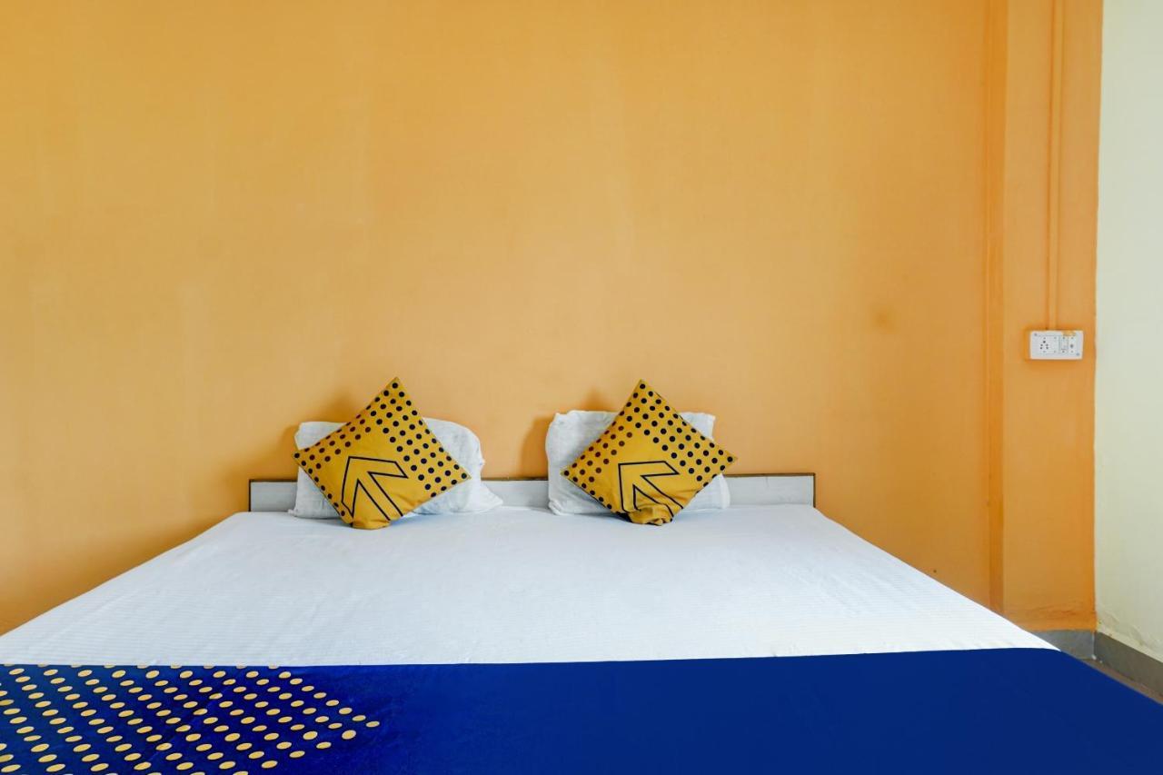 Spot On 82626 Hotel Shivtara Morgaon Exteriör bild